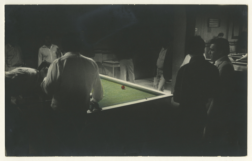 À droite : Série Billares, 1985, collection privée, © Fernell Franco.