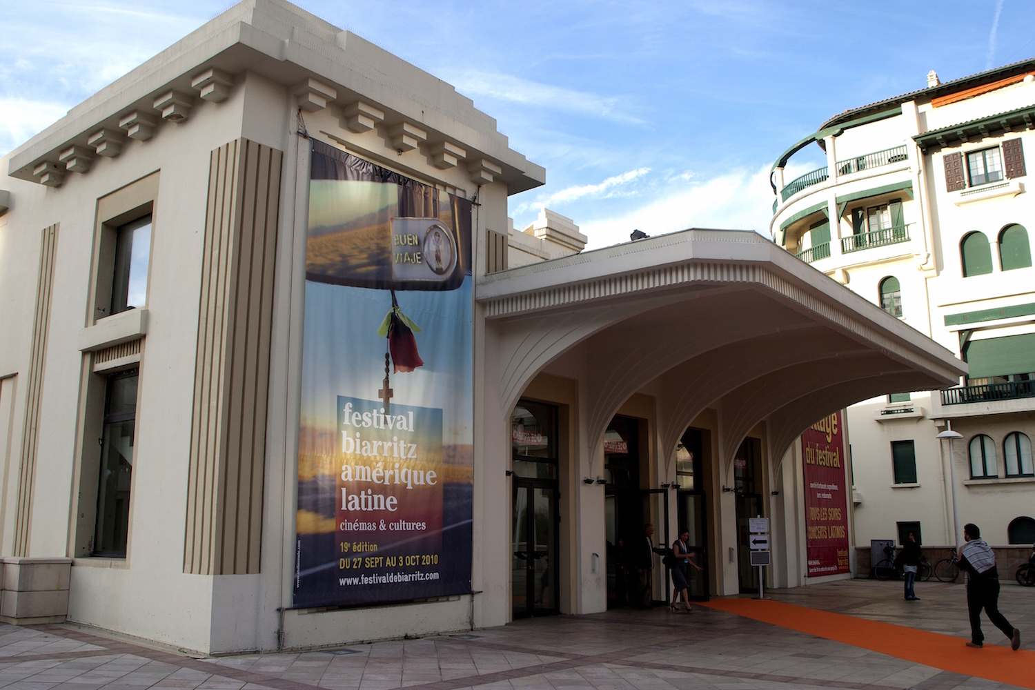 Le Casino Municipal de Biarritz accueille le Festival. Il est ouvert de 9h à 2h du matin.

