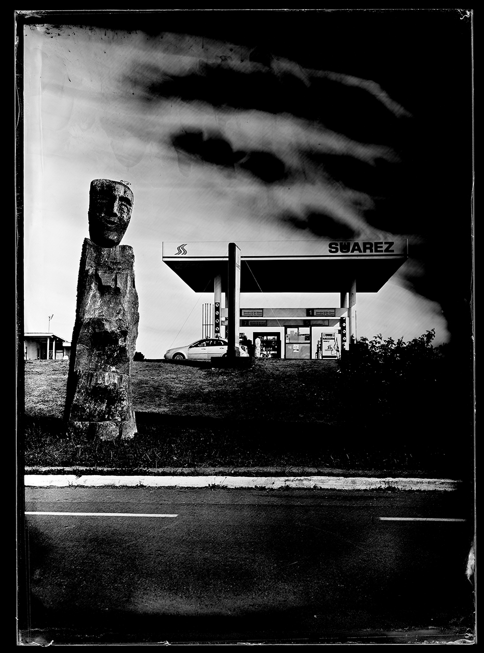 Bencinera, collodion humide sur plaque de verre, ©Ritual Inhabitual.
